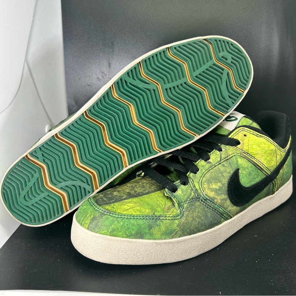 Nike SB melee gorge green sz 10